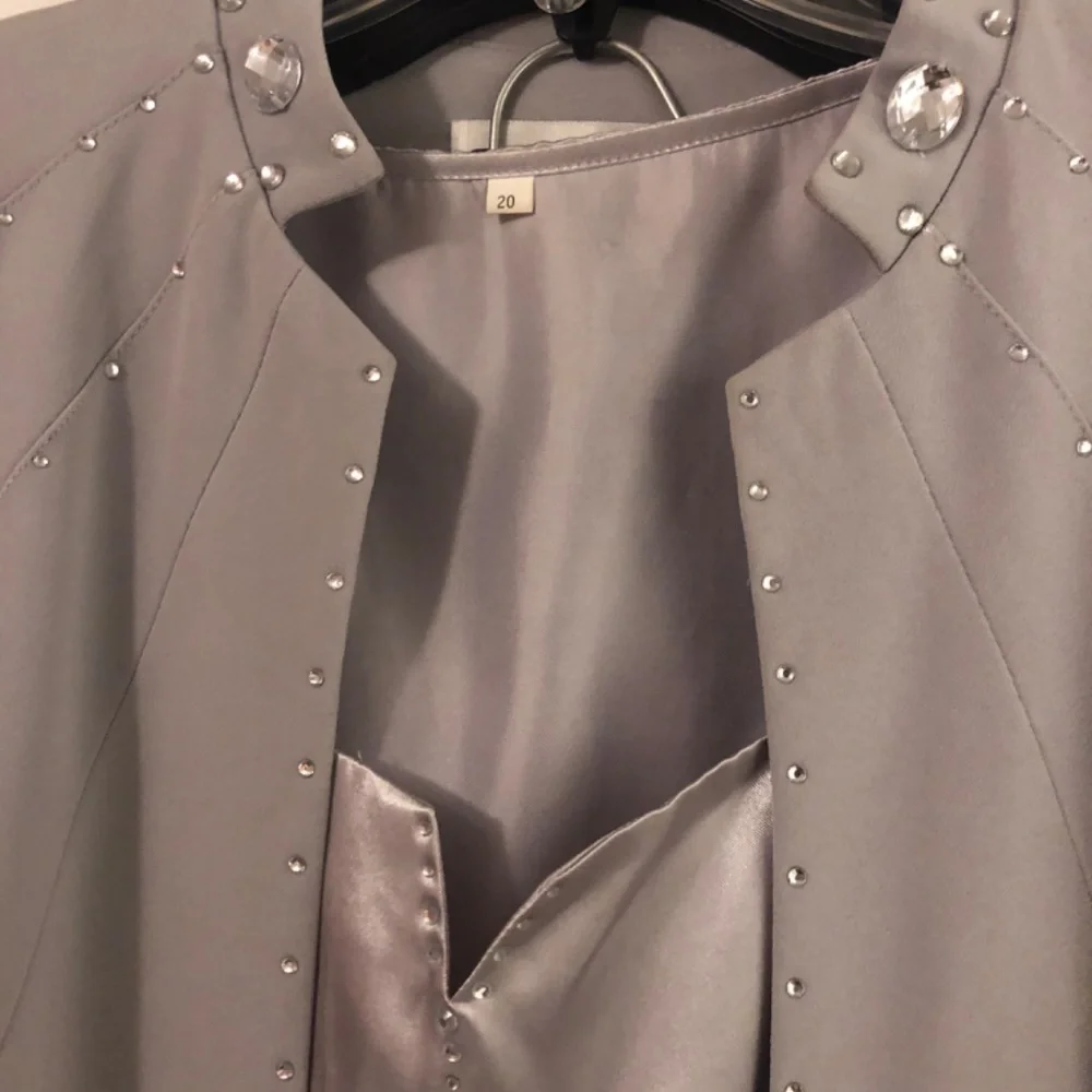 Women’s Francesca Bellini Suit - Picture 2 of 9